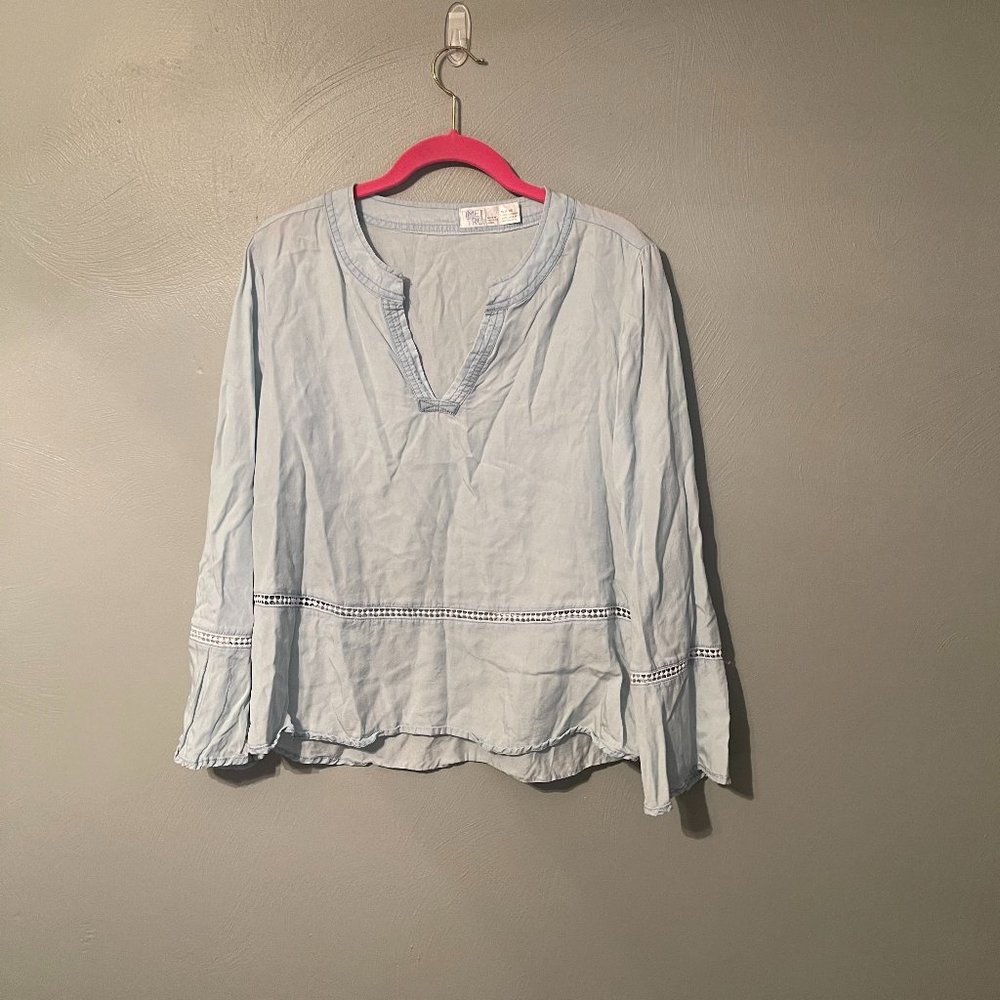 Bell sleeve chambray top